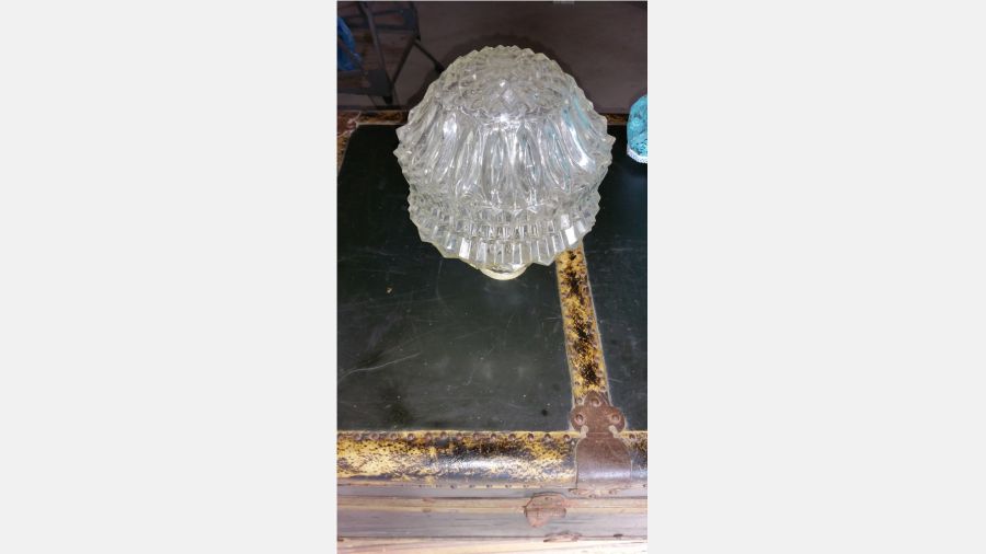 4 Rare vintage lampshades in glass